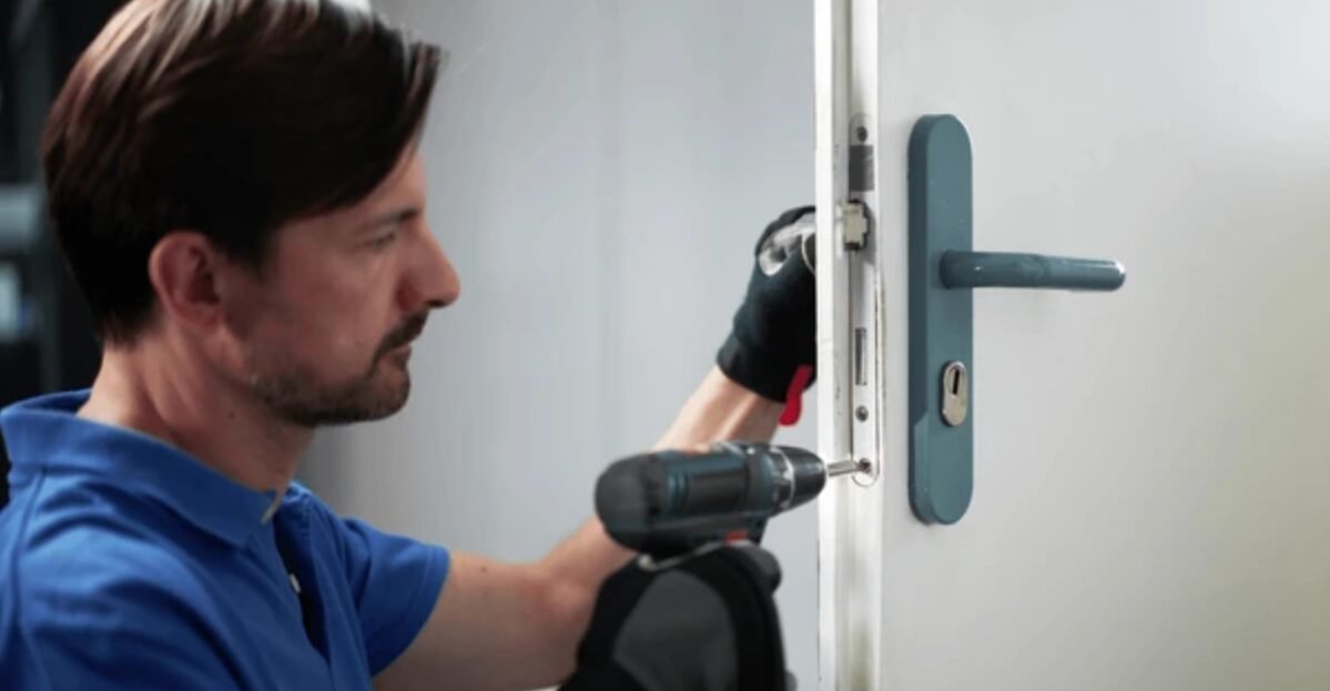 Commercial Lock Change for Hybrid Offices: Managing Flux
